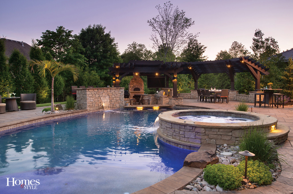 Kansas City Decks, Pools & Outdoor Living: Tropical Paradise